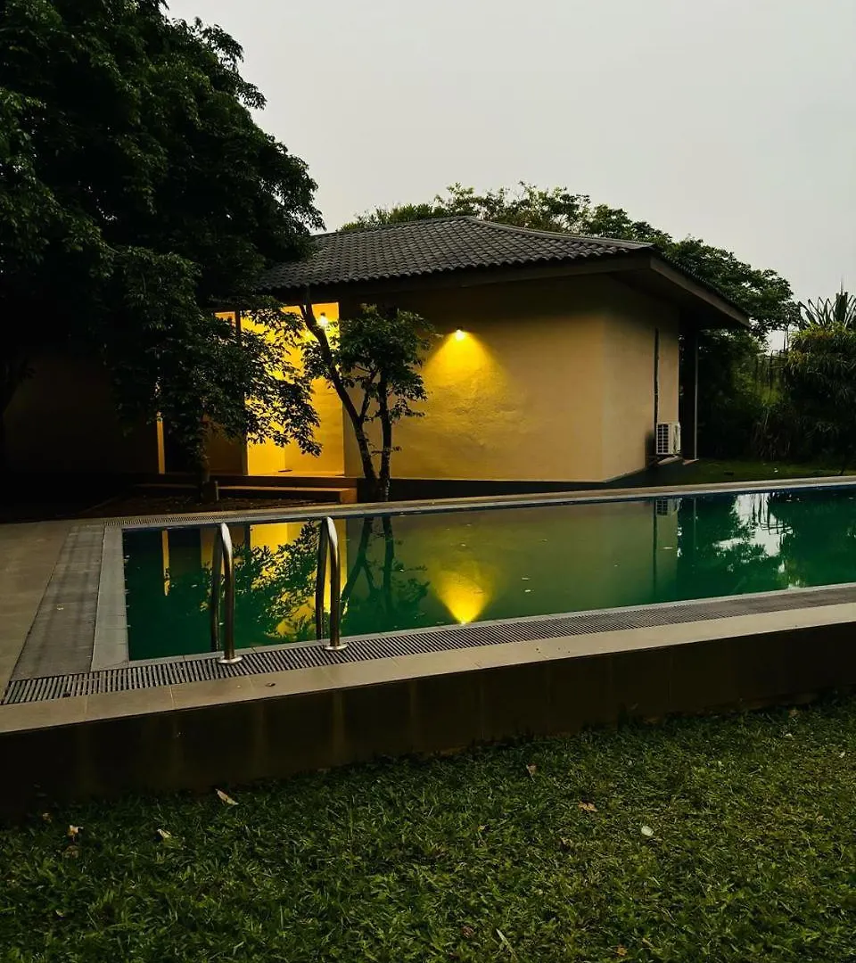 Ceylonisigiriya Hotel Dambulla