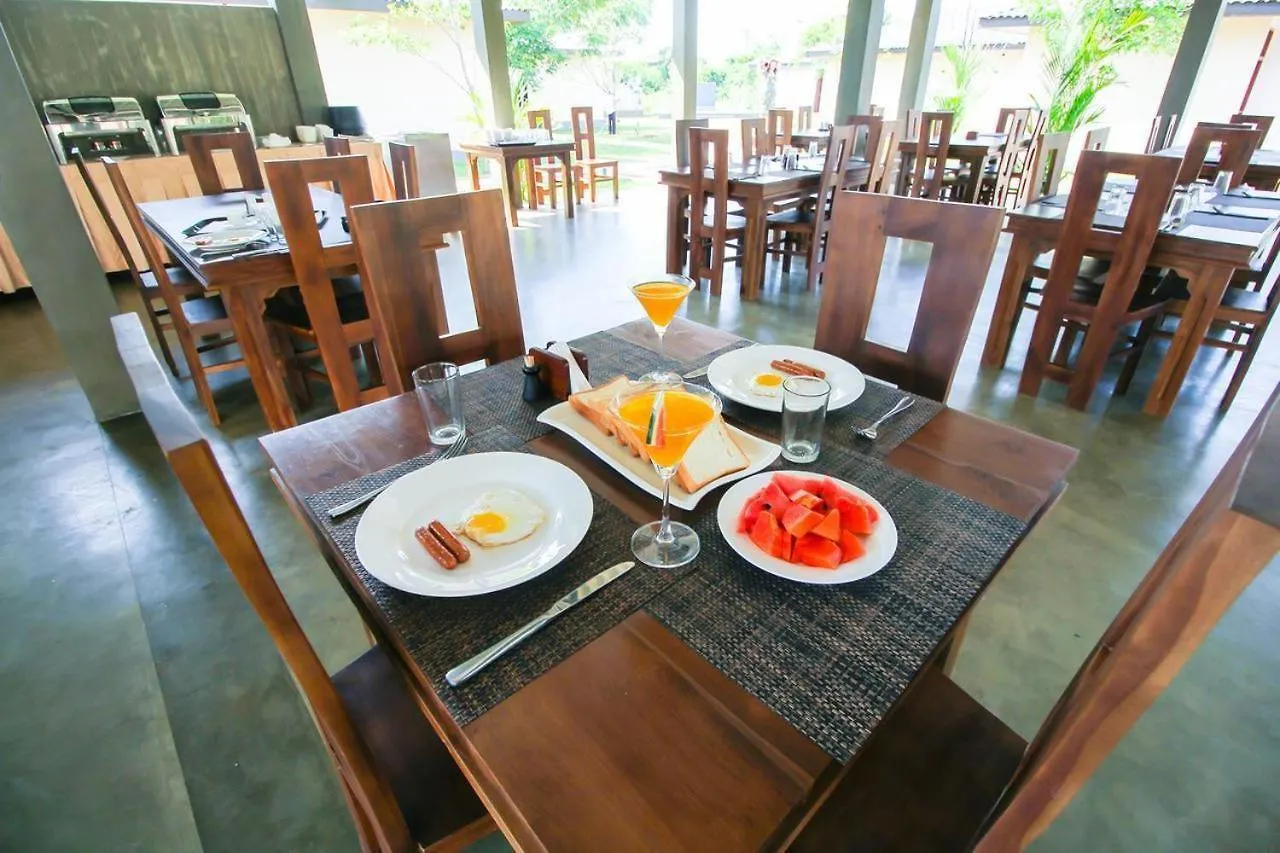 Ceylonisigiriya Hotel Dambulla