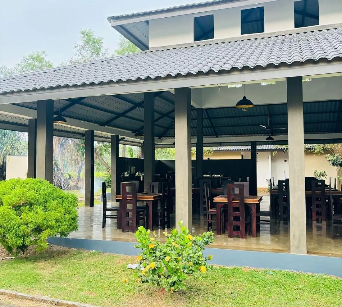 Ceylonisigiriya Hotel Dambulla