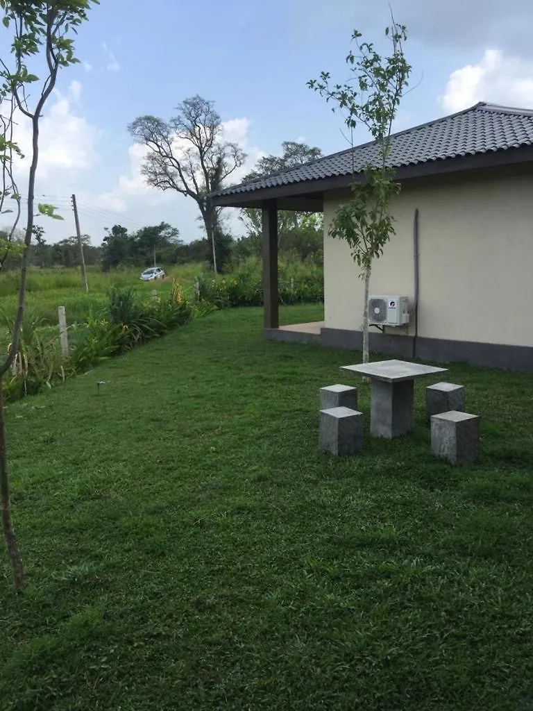 Ceylonisigiriya Hotel Dambulla