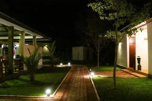 Ceylonisigiriya Hotel Dambulla