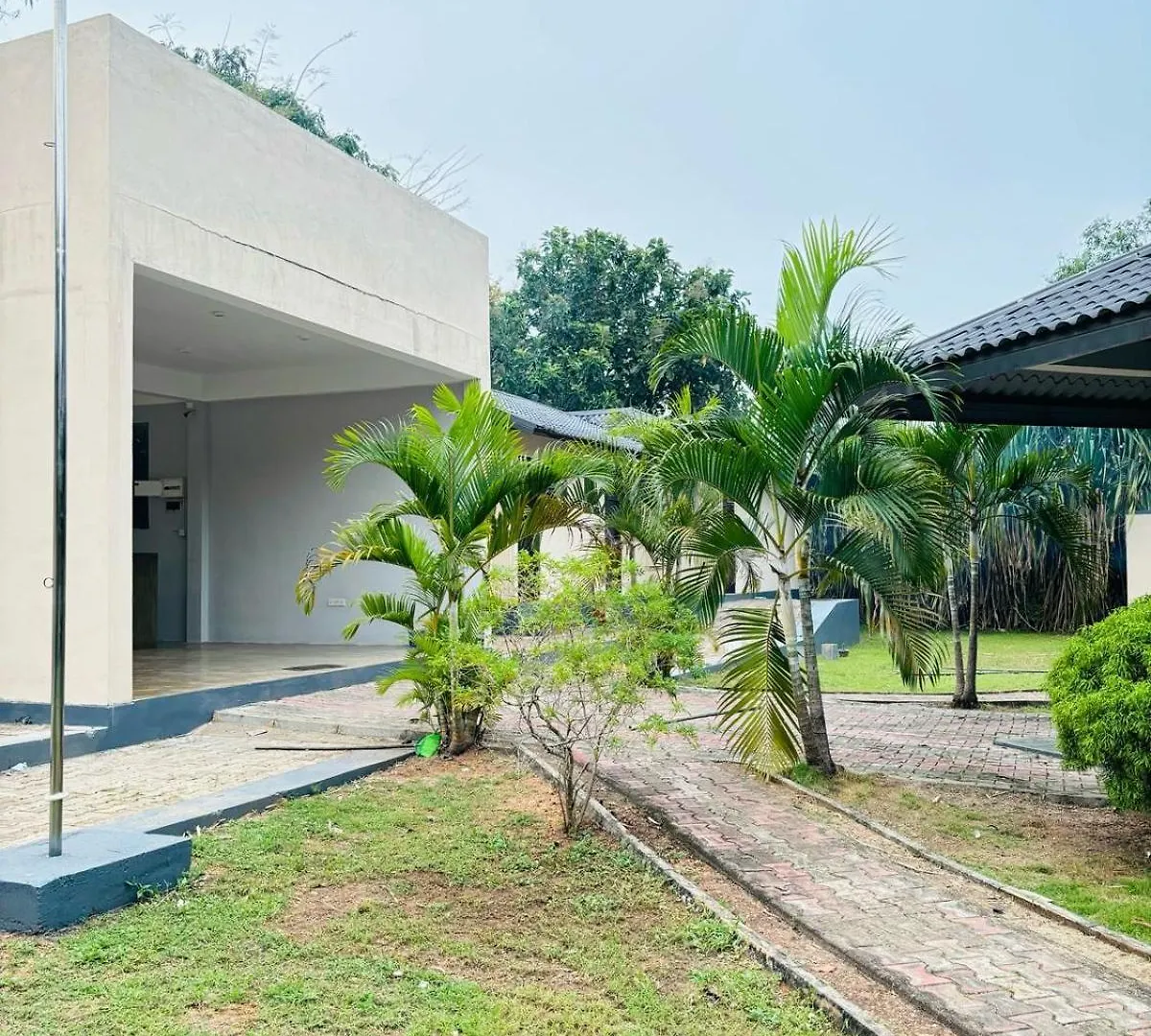Ceylonisigiriya Hotel Dambulla