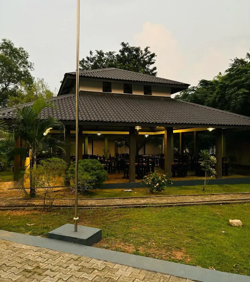 ****  Ceylonisigiriya Hotel Dambulla Sri Lanka