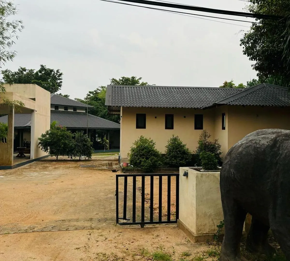 Ceylonisigiriya Hotel Dambulla
