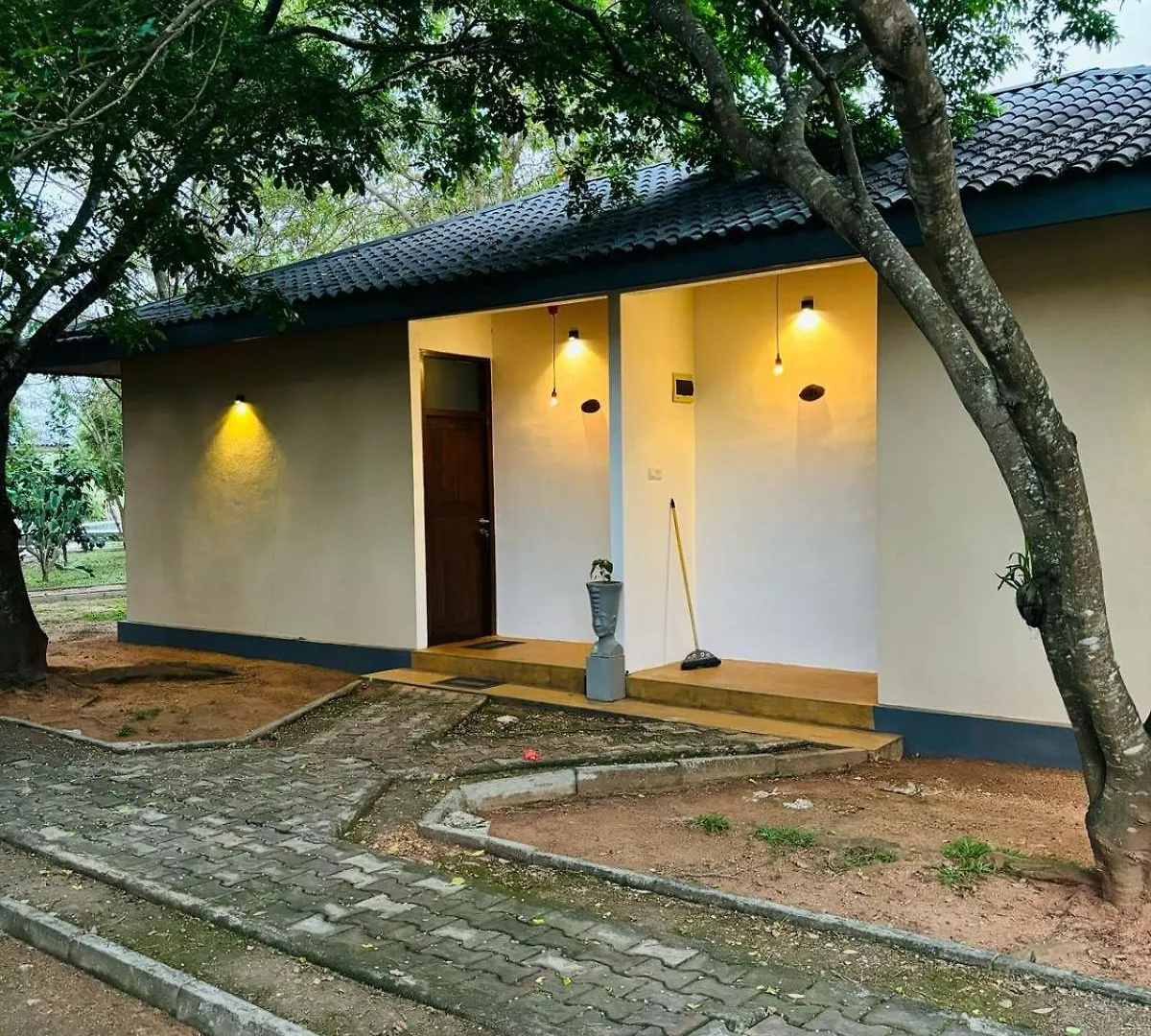 Ceylonisigiriya Hotel Dambulla
