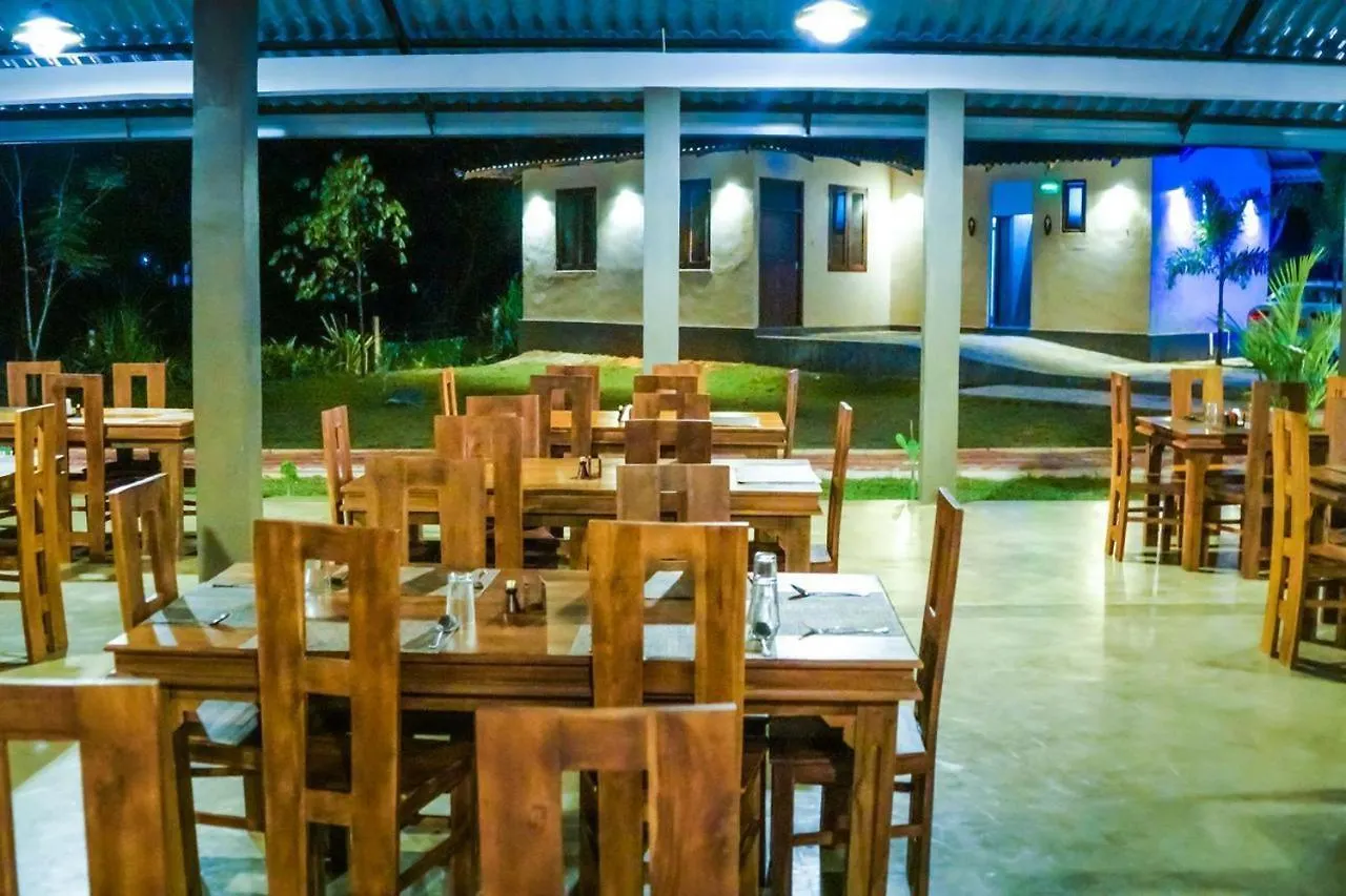 Ceylonisigiriya Hotel Dambulla Sri Lanka