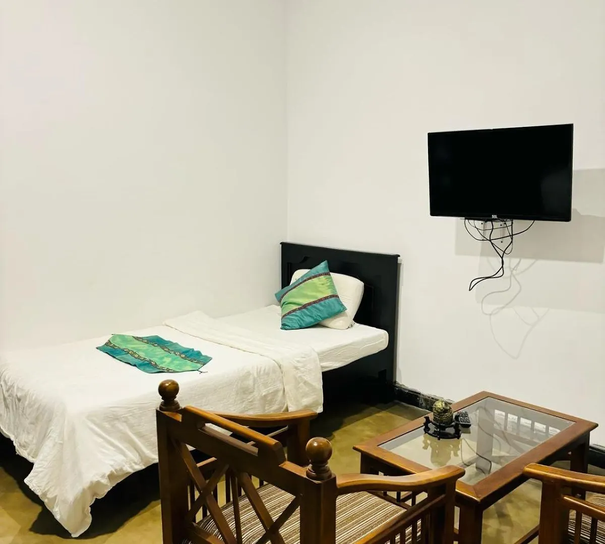 Ceylonisigiriya Hotel Dambulla